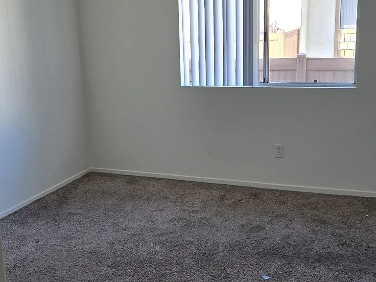Franklin Luxury Apartments — Photo 35