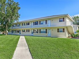 Poinciana Apartments Naples Fl