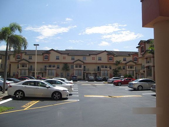 5th image of 955 NW 82nd Ave APT 211-C