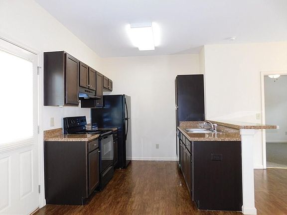 2nd image of 60A Brentwood Ln
