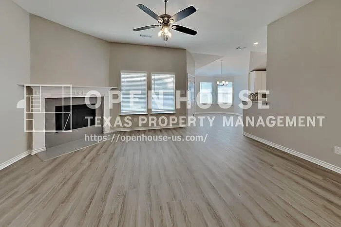 1712 Martinique Dr — Photo 4