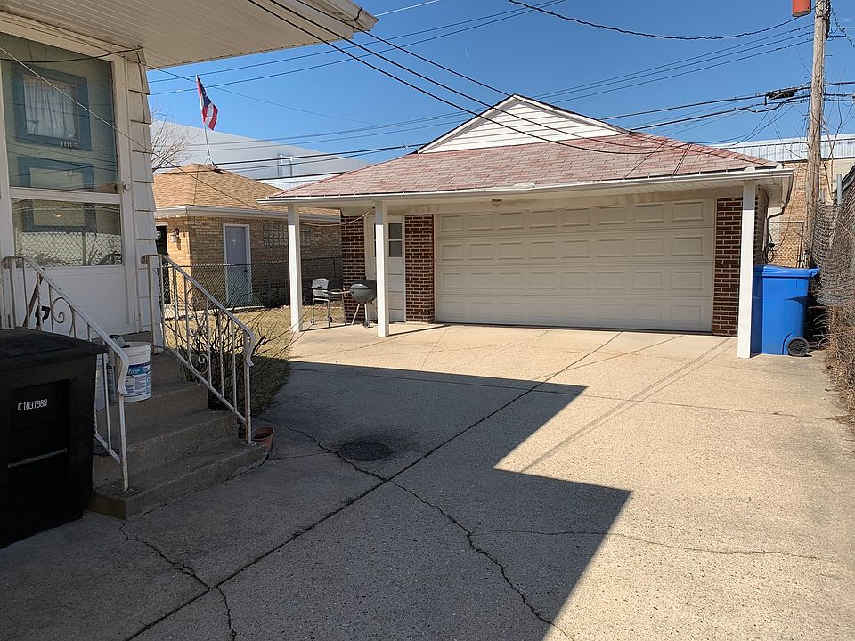 2nd image of 4832 W Hirsch St