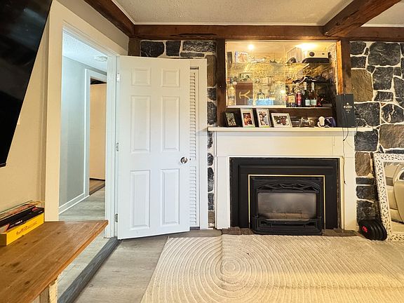 5th image of 233 West St