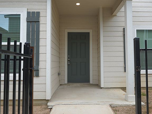 3rd image of 10841 Emerick St
