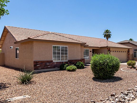2nd image of 3665 E Meadow Lark Way