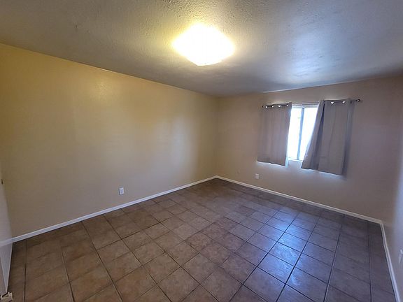 3rd image of 4744 Imperial Ave
