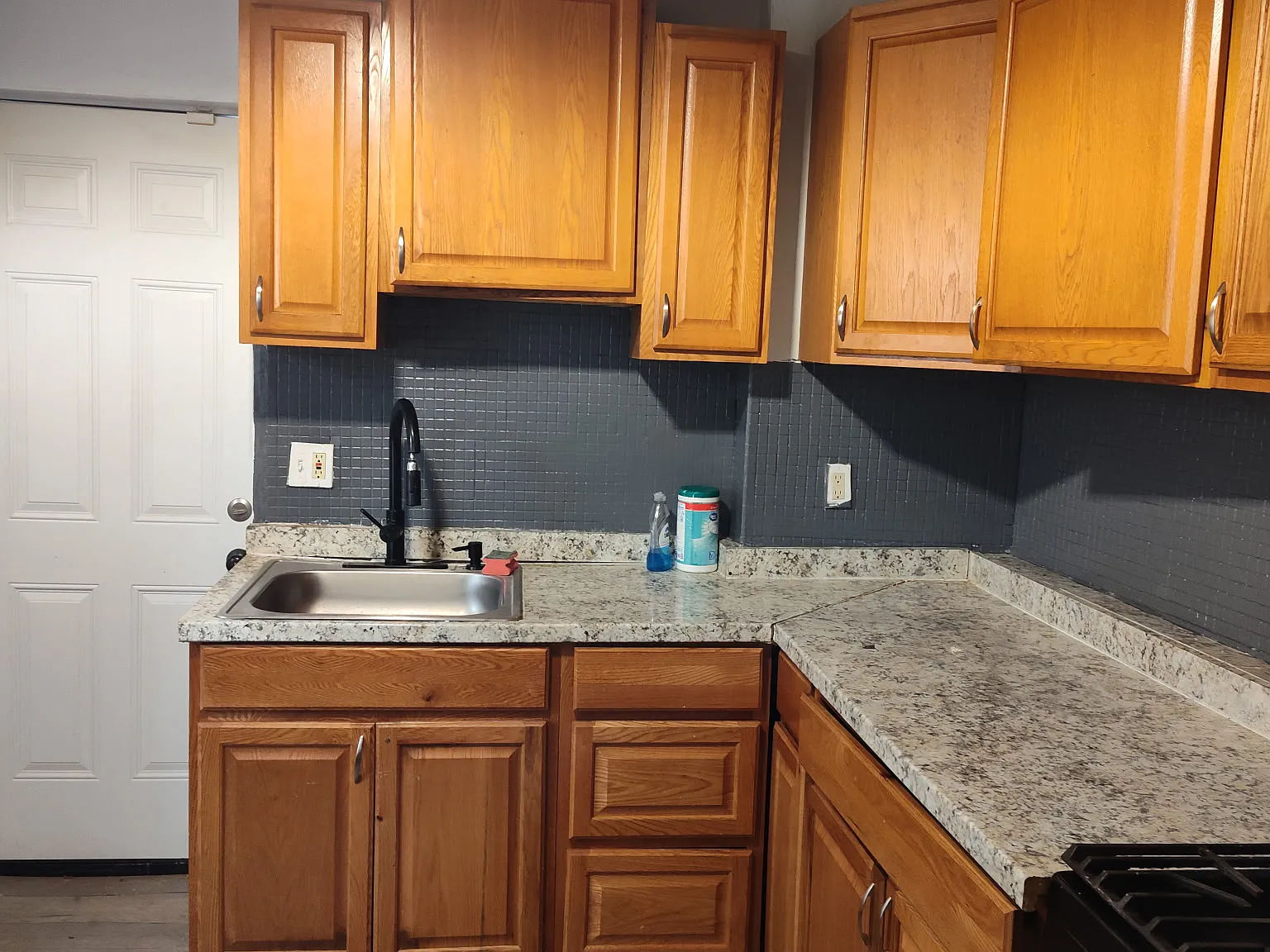 3 bed, 1025 sqft, $1,350 — Photo 4