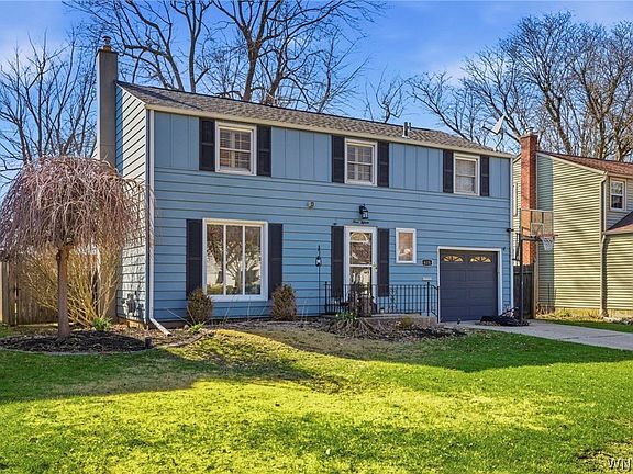 3rd image of 415 Roycroft Blvd