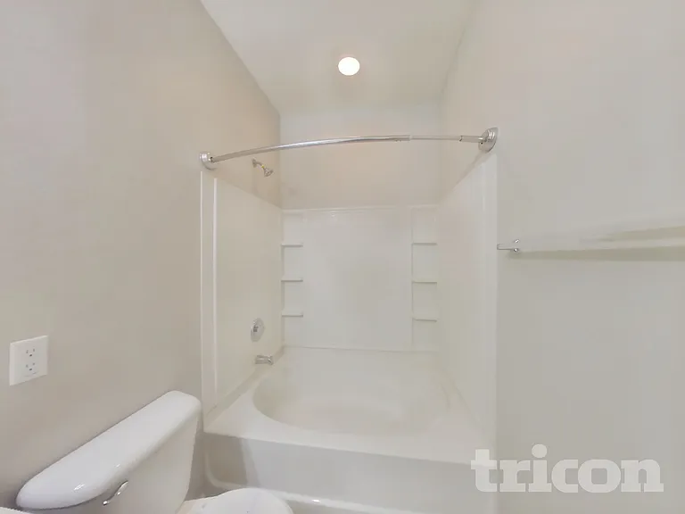7310 W Saint Charles Ave — Photo 8