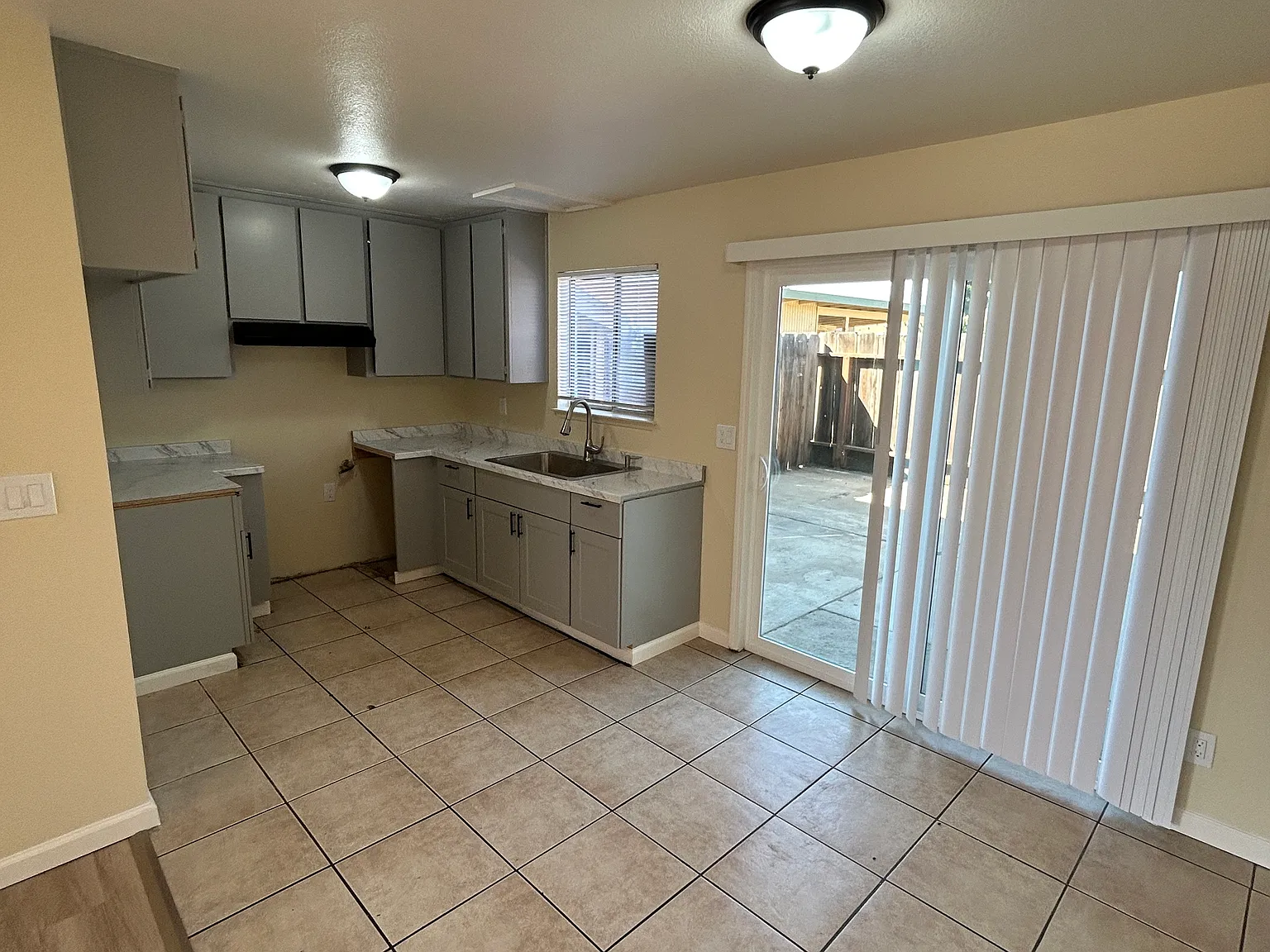 3 bed, 1.5 bath, 850 sqft, $2,900 — Photo 4