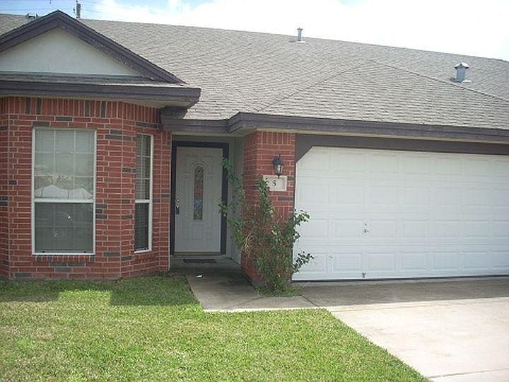 1st image of 3126 Deer Run Dr #5
