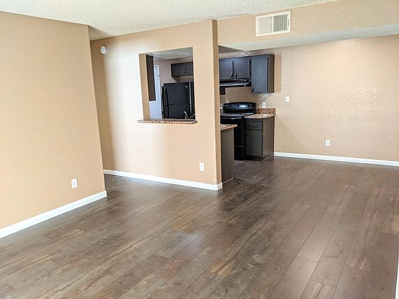 3rd image of 231 Mission Newport Ln APT 105