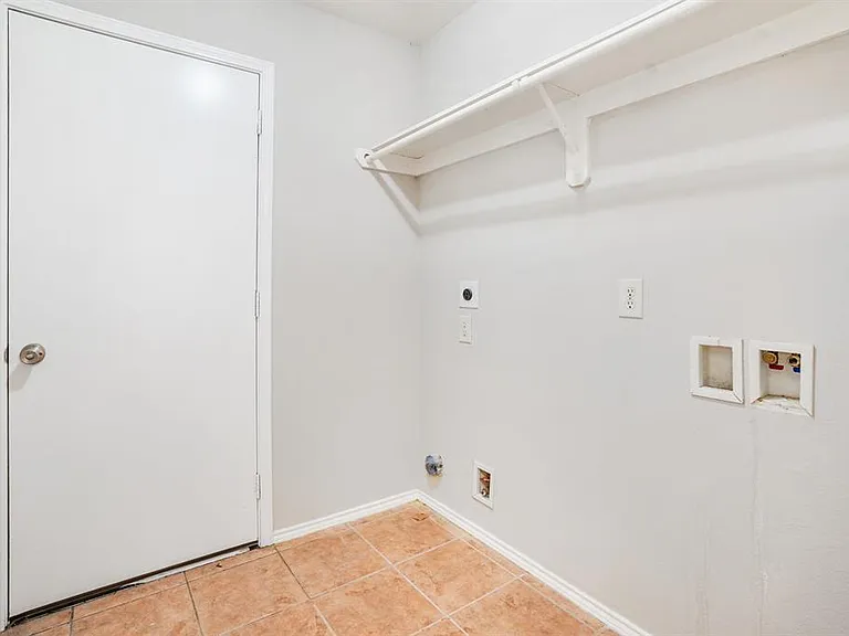 410 Laurel Sage Dr — Photo 12