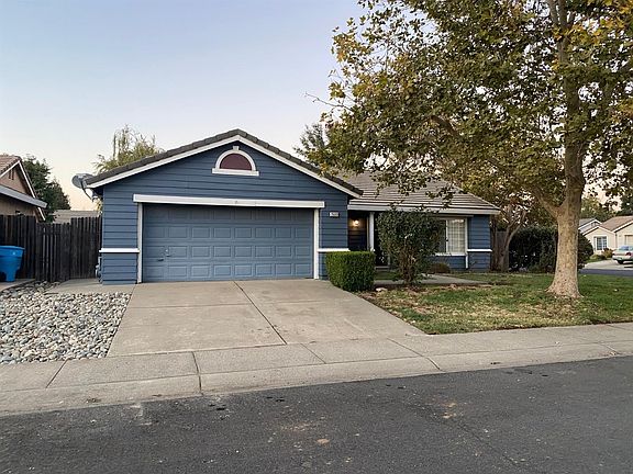 4th image of 2683 Drummond Dr