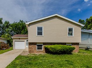 1408 Ridgeport Ave, Bloomington, IL 61704