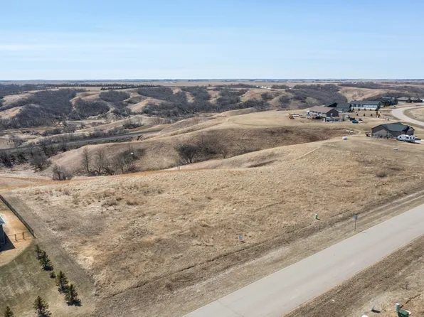 3720 Grayson Dr, Burlington, ND 58722