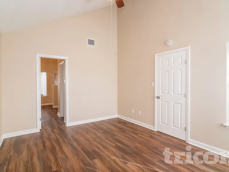 16027 Hidden Acres Dr — Photo 7