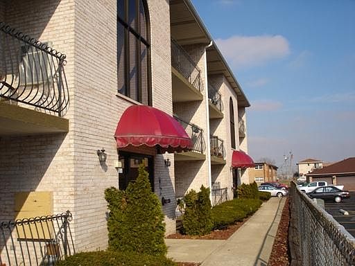1st image of 7110 W 108th St APT 104