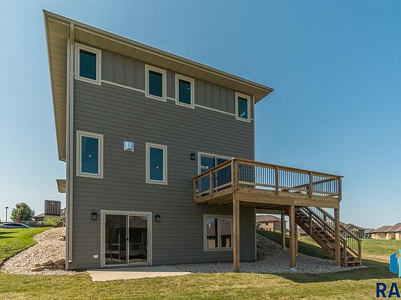 5th image of 7504 Kenton Ln