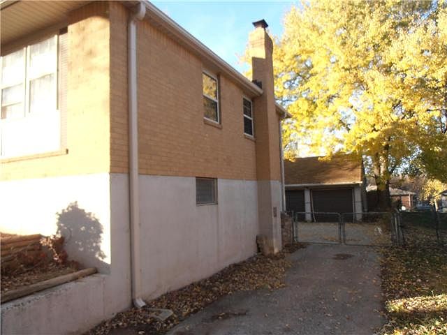 2nd image of 16512 E 35th Ter S