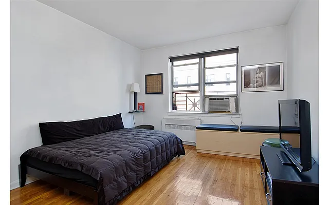 Sold by Douglas Elliman | media 19