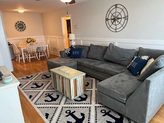 3rd image of 1382 Ocean Ave Unit B9