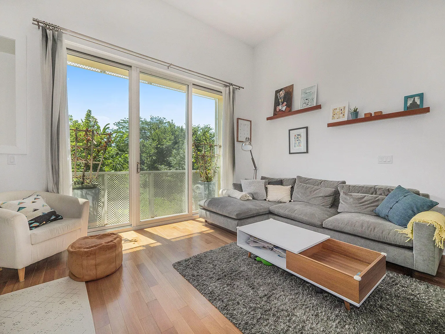 2 bed, 2.0 bath, 1450 sqft, $3,400 — Photo 3