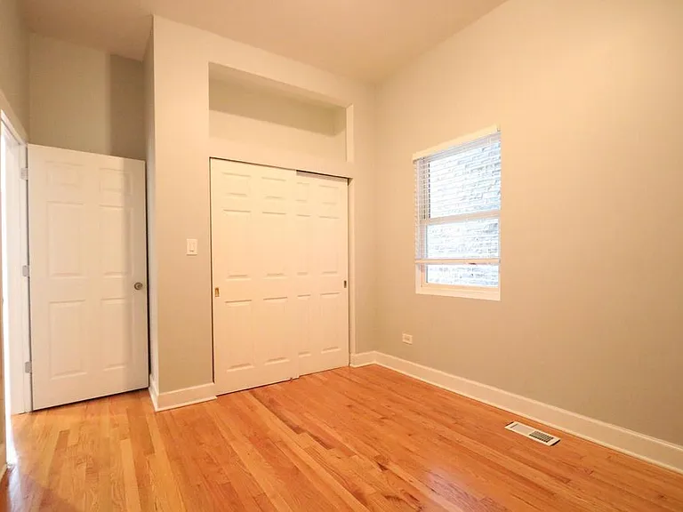 1940 S Carpenter St #1 — Photo 6