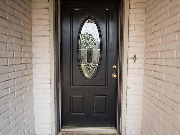 2nd image of 8840 Woodstream Dr