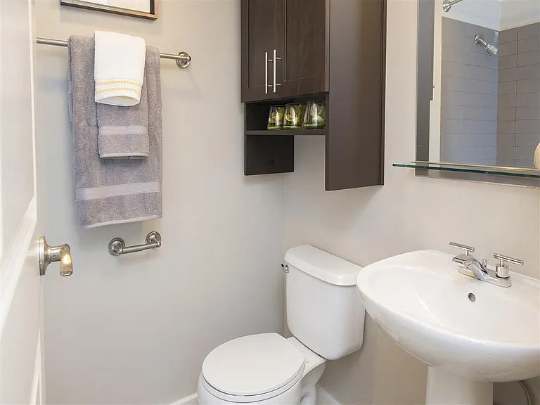 Harrison Tower Apartment Homes — Photo 13