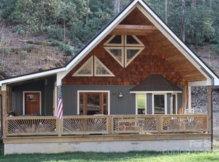 962 Laurel Mountain View Rd, Flat Rock, NC 28731