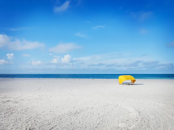 51 Island Way, Clearwater, FL