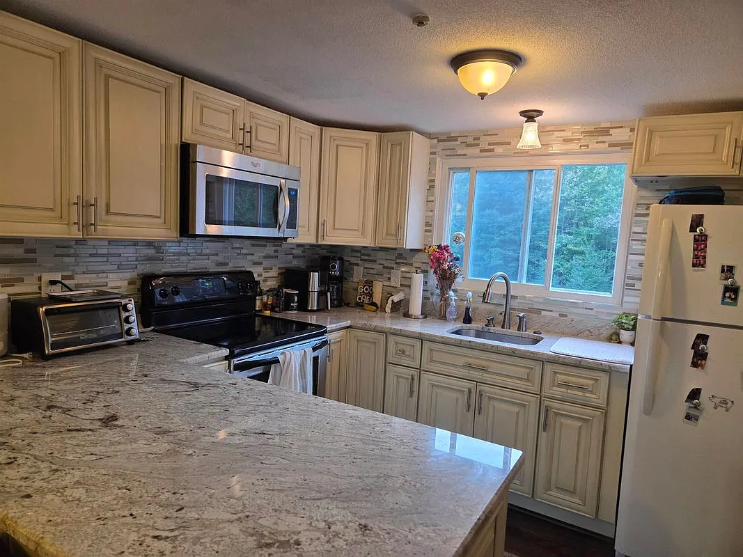 2 bed, 2.0 bath, 1284 sqft, $2,000 — Photo 2