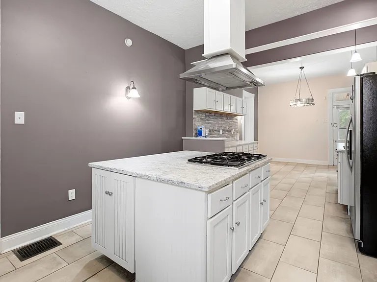 2036 N Talbott St — Photo 20