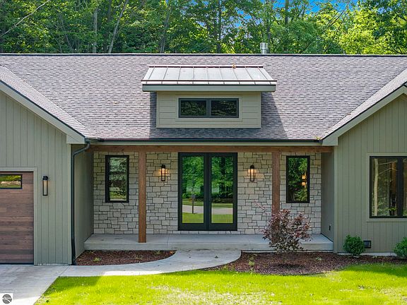 2nd image of 9378 E Summerfield Dr