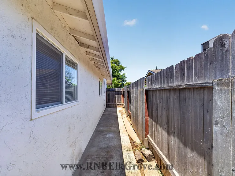 6844 Sandrock Way — Photo 45