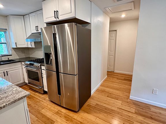 2nd image of 605 6th St S