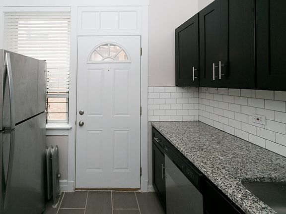 3rd image of 1443 W Lunt Ave APT 2S