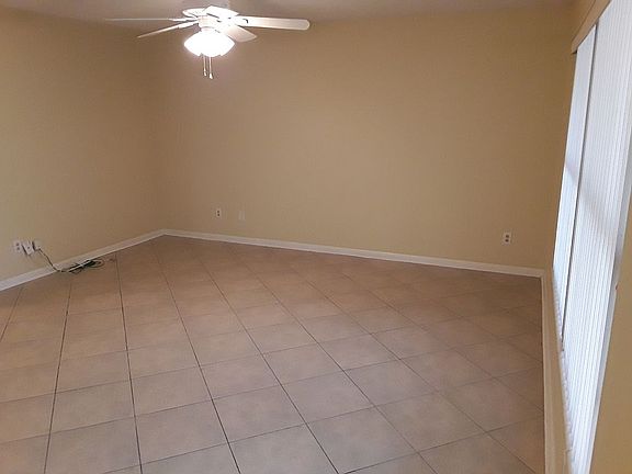 3rd image of 982 Sarazen Dr