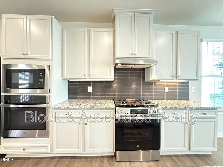 1362 Chowan Ave — Photo 3
