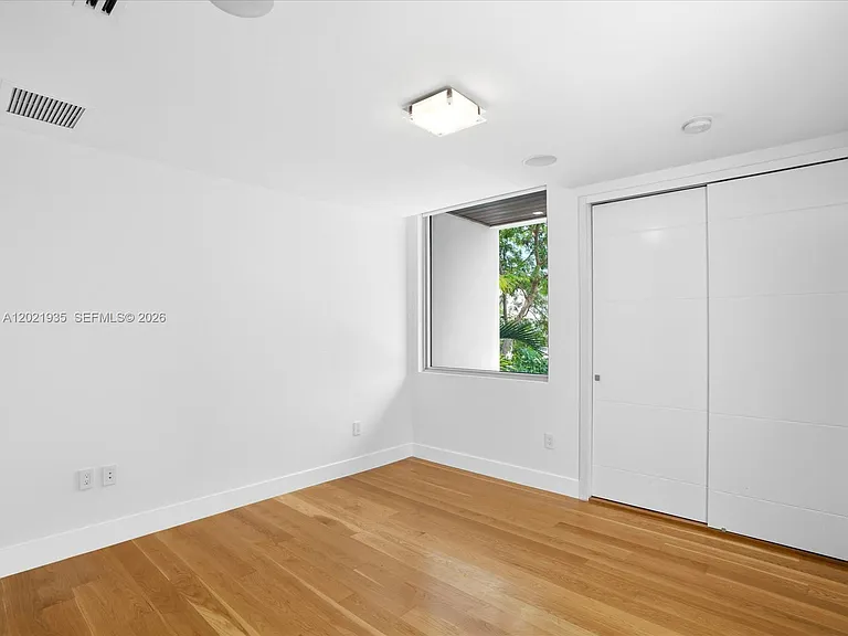 125 Hampton Ln — Photo 53