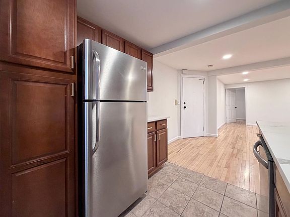 5th image of 63 Coles St