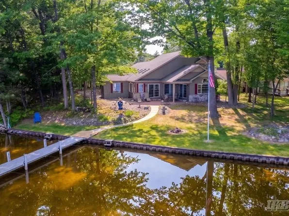 4837 Buxton Ct, Gladwin, MI 48624