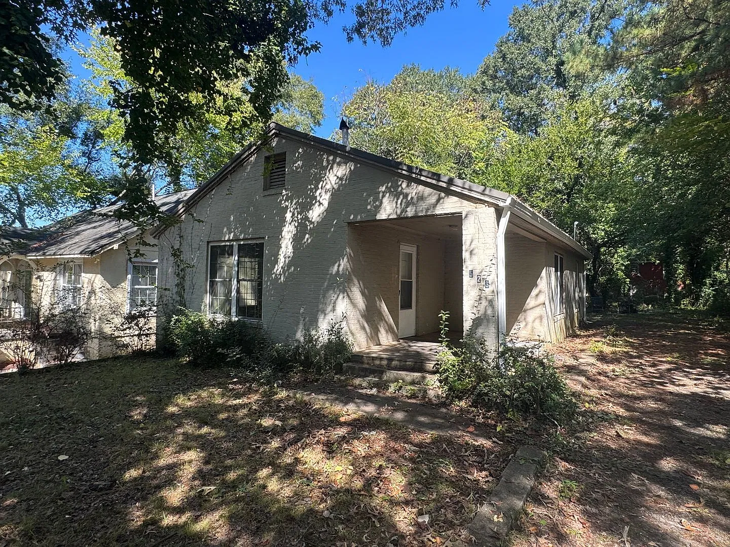 3/1 near uptown Shelby, nc (As of today 10/08 - Cleaning / Refinishing Tub) — Photo 1
