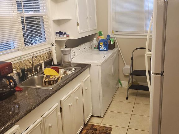 5th image of 2921B Earlewood Dr
