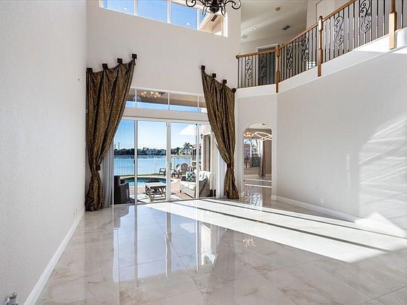 5th image of 1238 Bay View Way