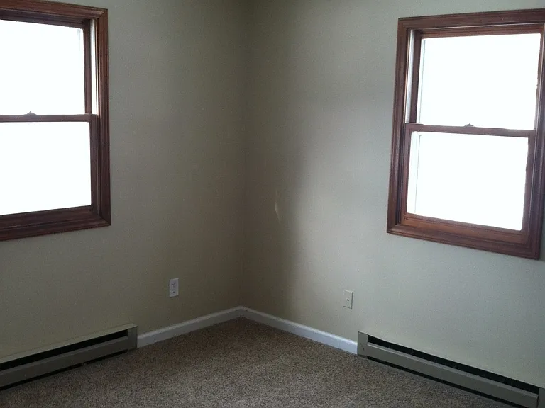 124A Hoover St — Photo 3