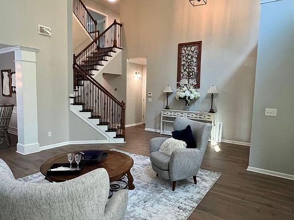 5th image of 10019 Elizabeth Crest Ln