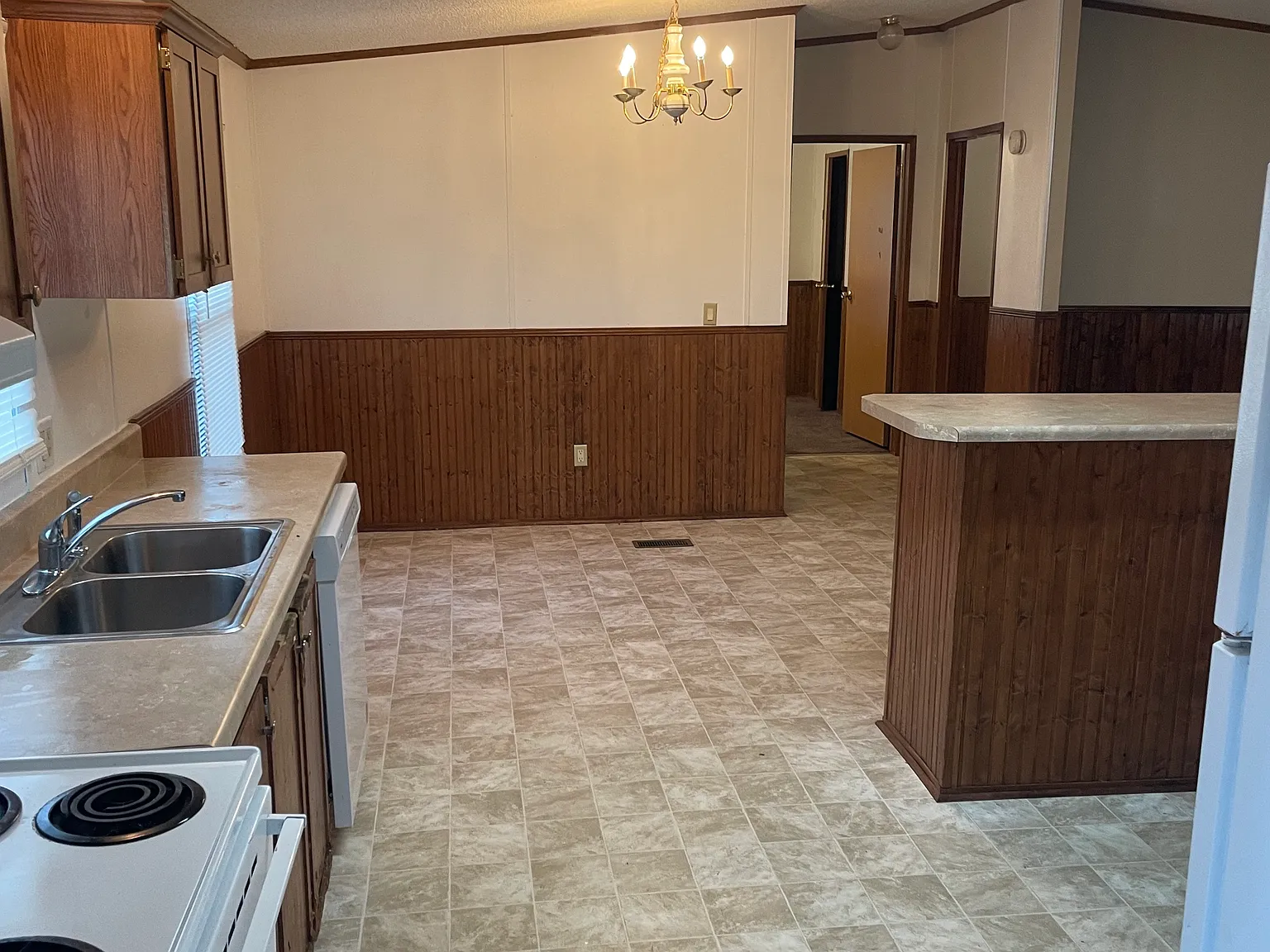 3 bed, 1450 sqft, $1,295 — Photo 4