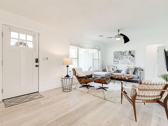5th image of 1704 Oxford Way